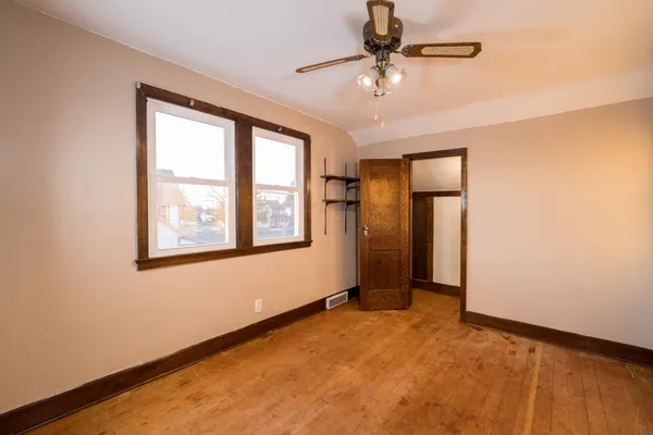 $204,900 | 235 West Vine Street, Mondovi, WI 54755