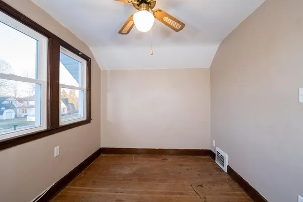 $204,900 | 235 West Vine Street, Mondovi, WI 54755