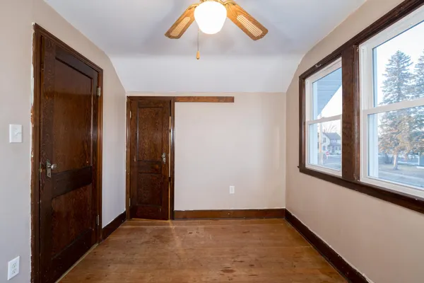 $204,900 | 235 West Vine Street, Mondovi, WI 54755
