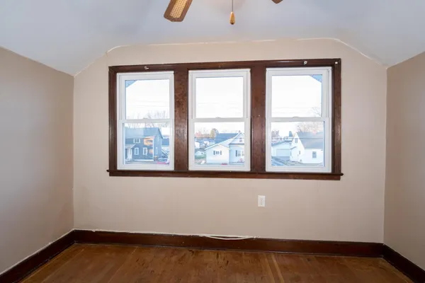 $204,900 | 235 West Vine Street, Mondovi, WI 54755