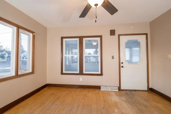 $204,900 | 235 West Vine Street, Mondovi, WI 54755