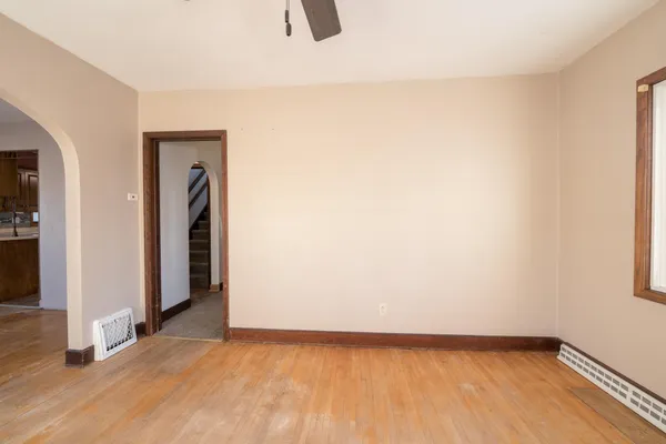 $204,900 | 235 West Vine Street, Mondovi, WI 54755