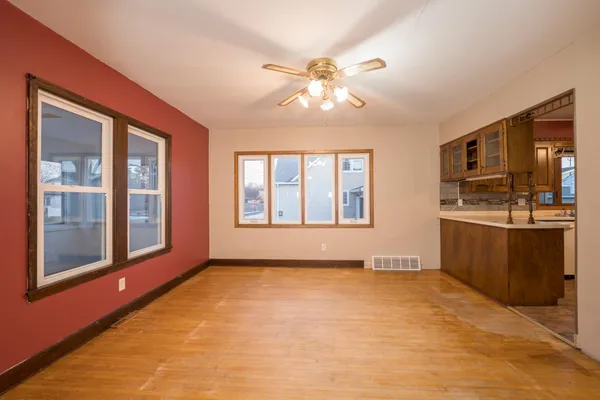 $204,900 | 235 West Vine Street, Mondovi, WI 54755