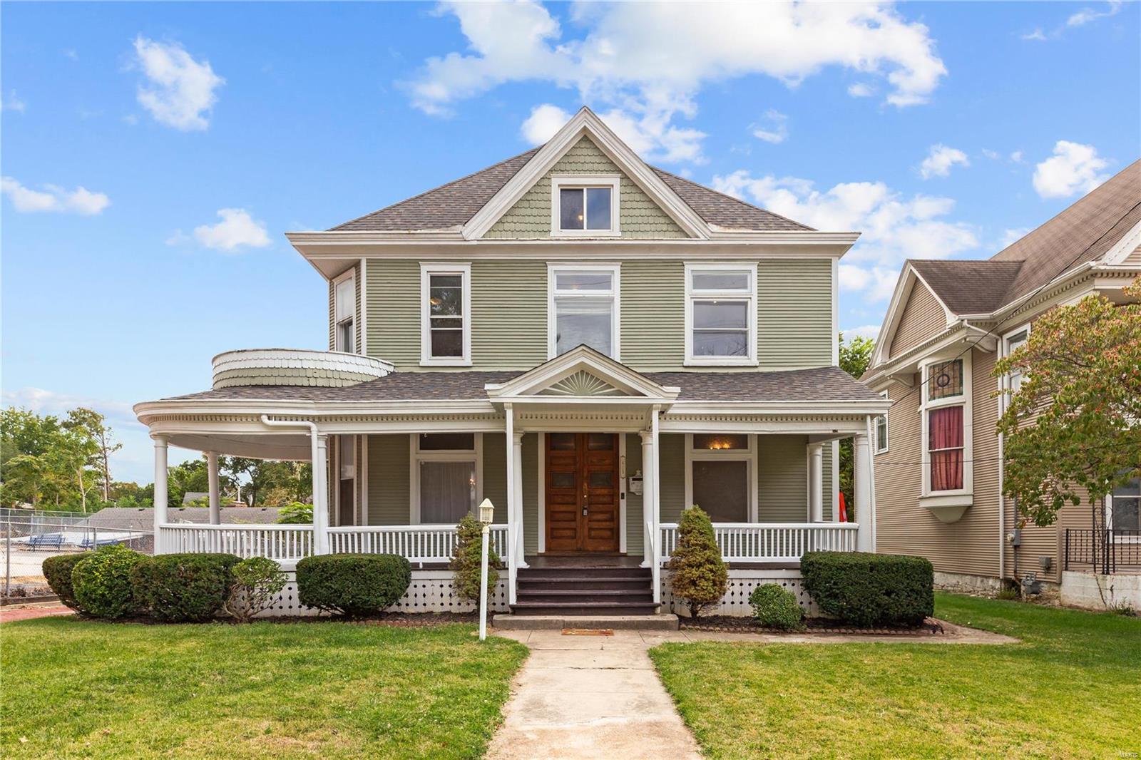 415 Bluff Street Alton, IL 62002 - Photo 1 of 35