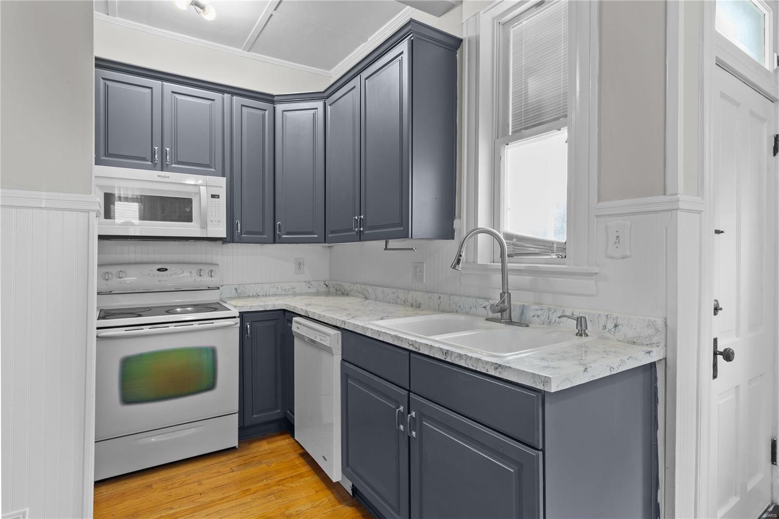 415 Bluff Street Alton, IL 62002 - Photo 14 of 35