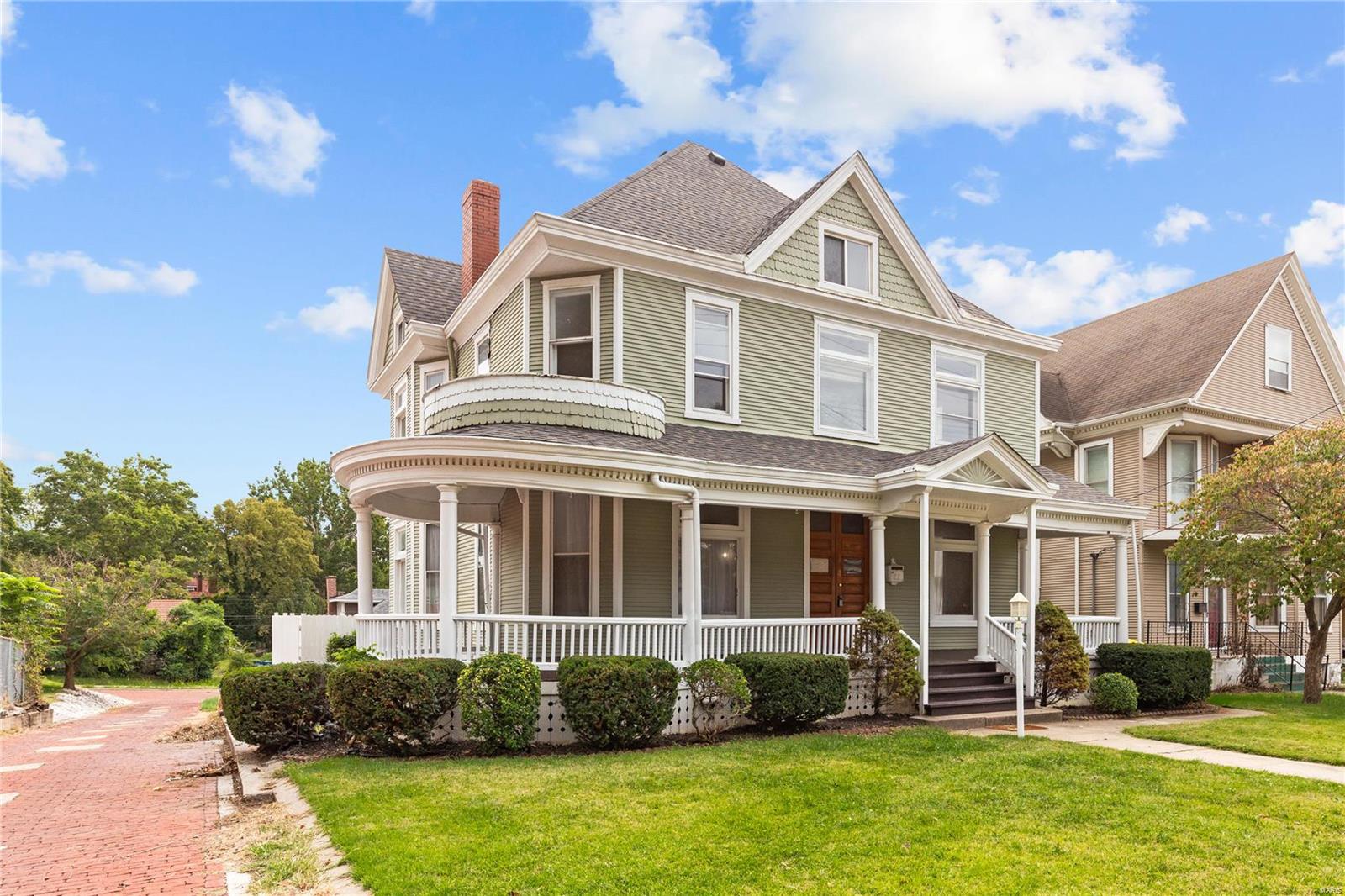 415 Bluff Street Alton, IL 62002 - Photo 2 of 35