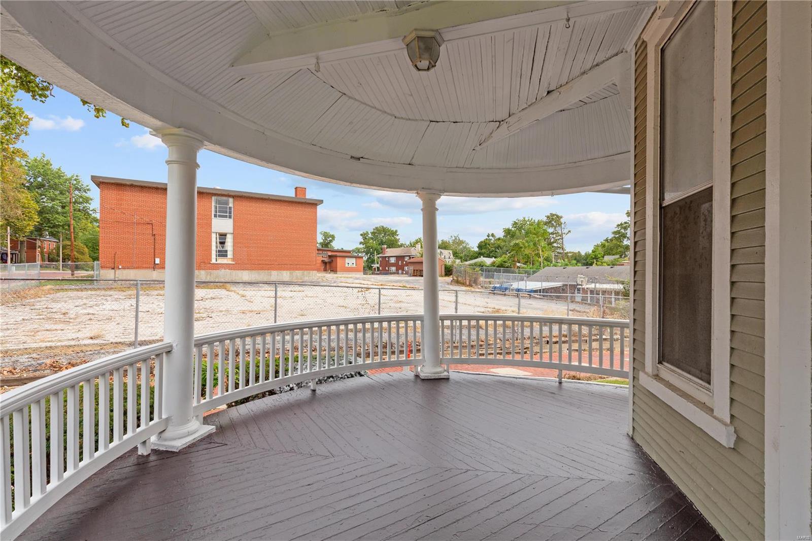 415 Bluff Street Alton, IL 62002 - Photo 4 of 35