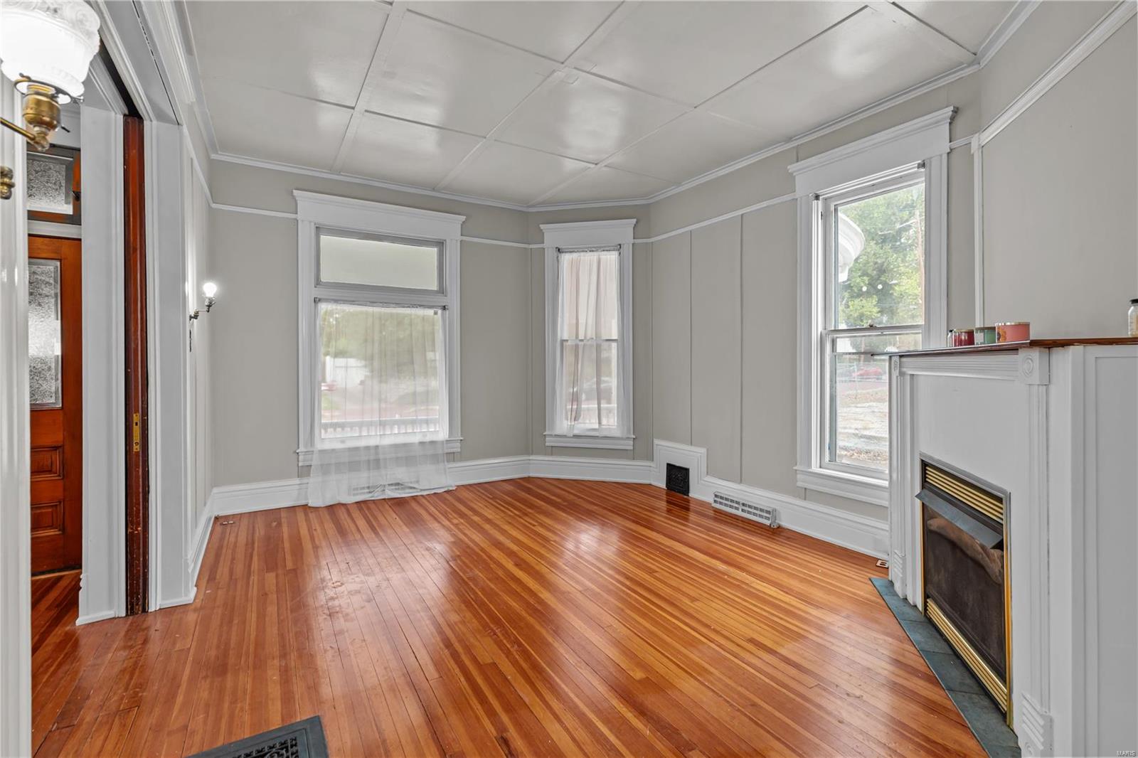 415 Bluff Street Alton, IL 62002 - Photo 6 of 35