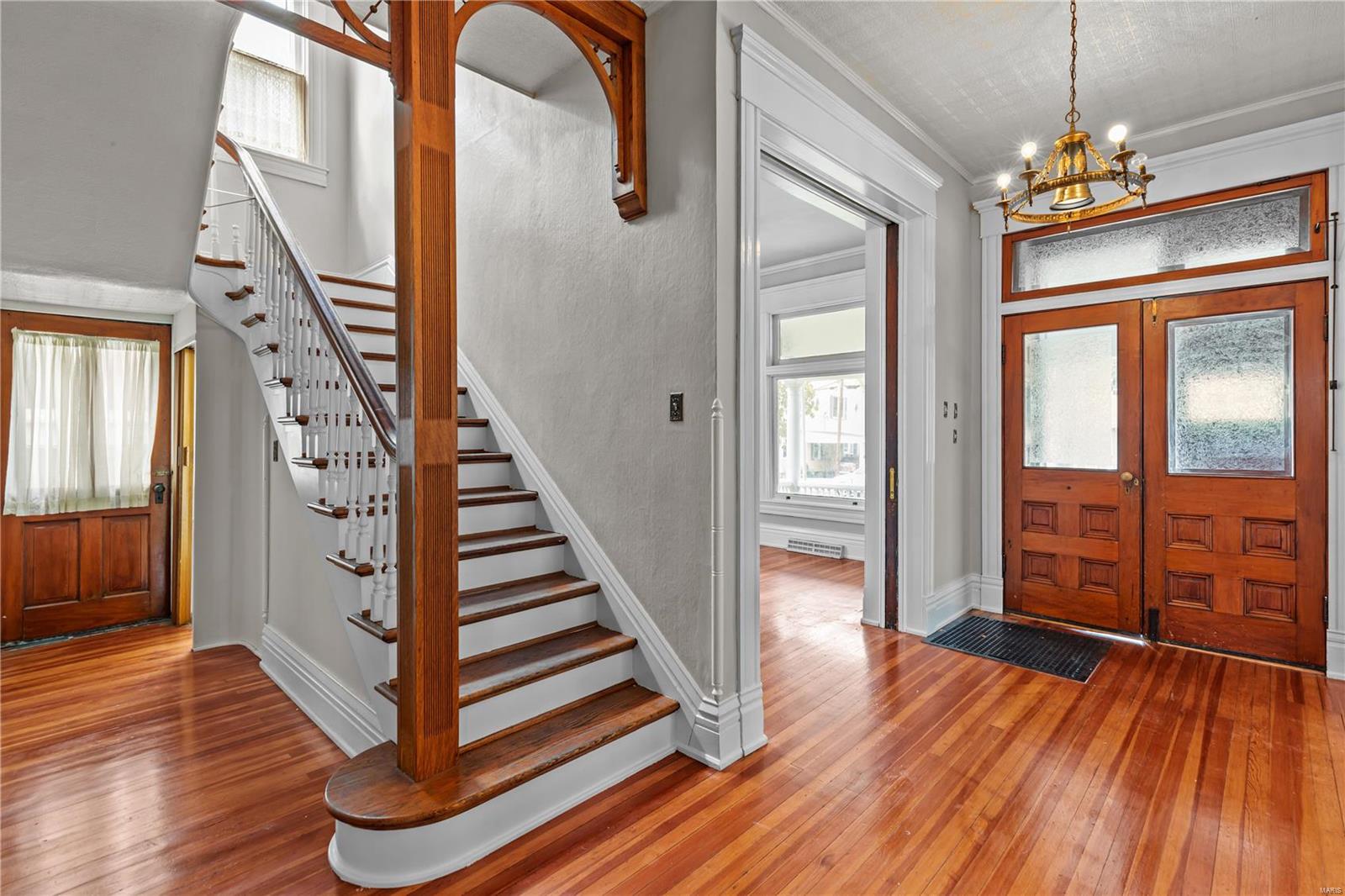 415 Bluff Street Alton, IL 62002 - Photo 8 of 35