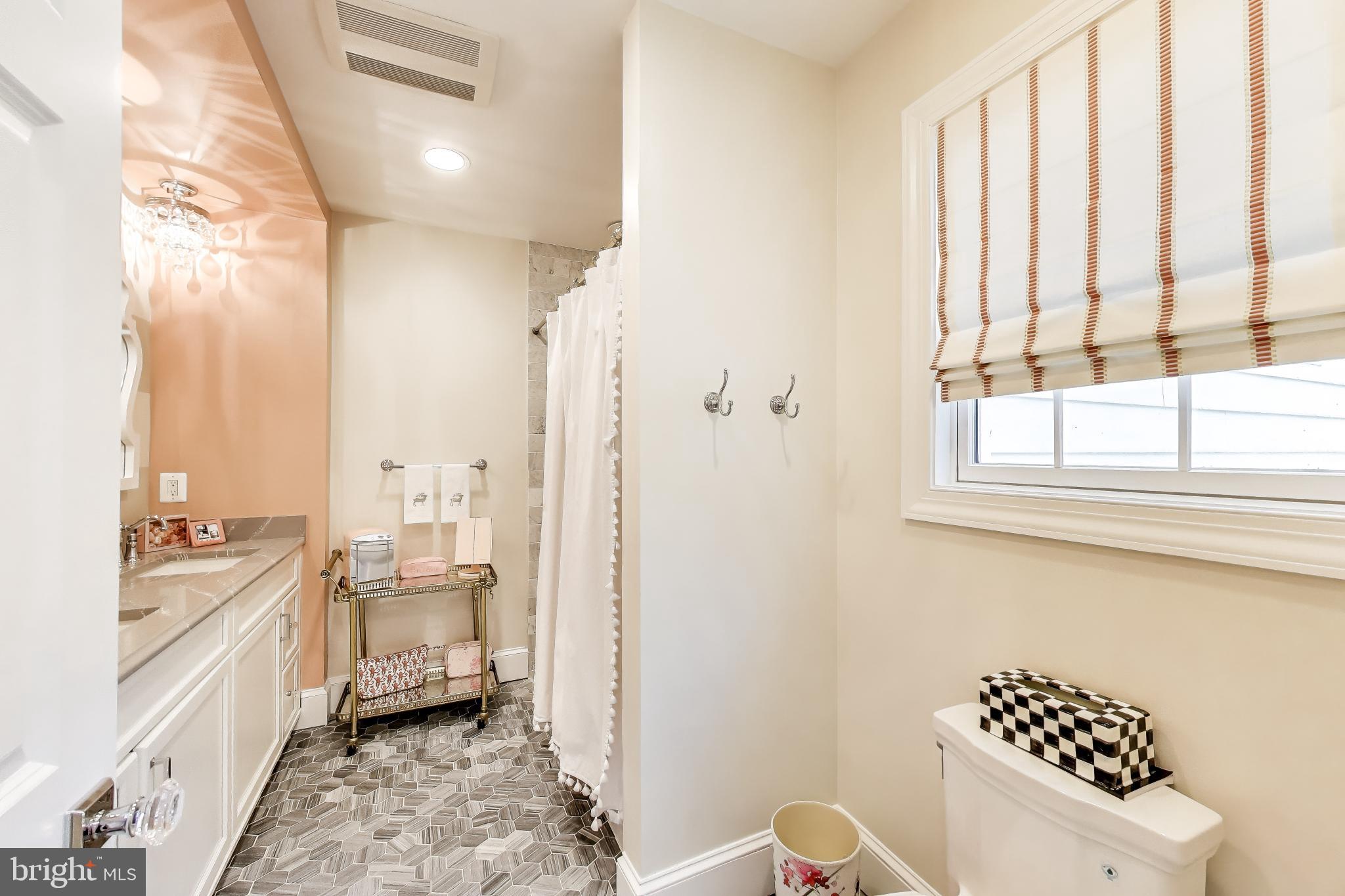 5205 Falmouth Road Bethesda, MD 20816 - Photo 31 of 47