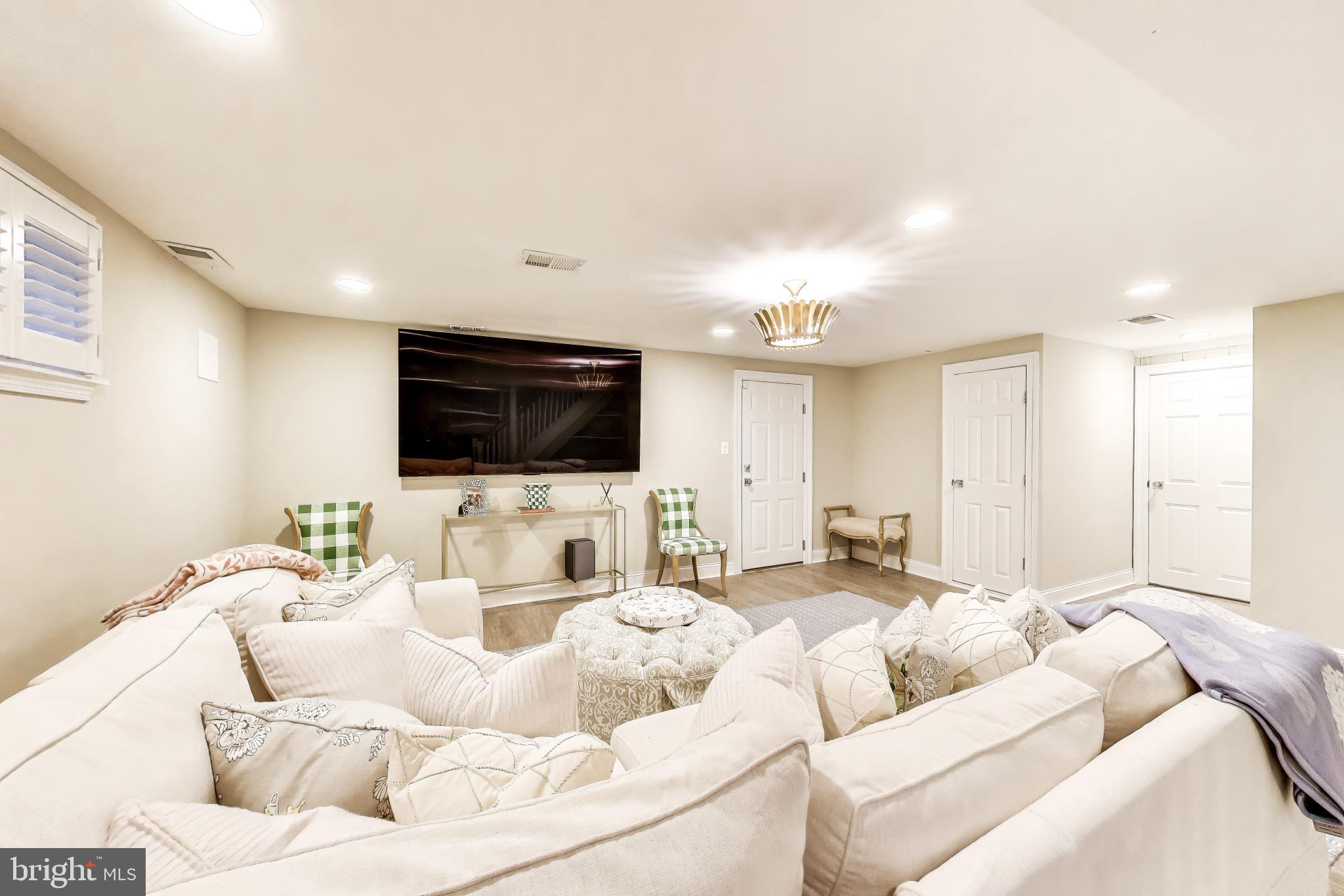 5205 Falmouth Road Bethesda, MD 20816 - Photo 36 of 47