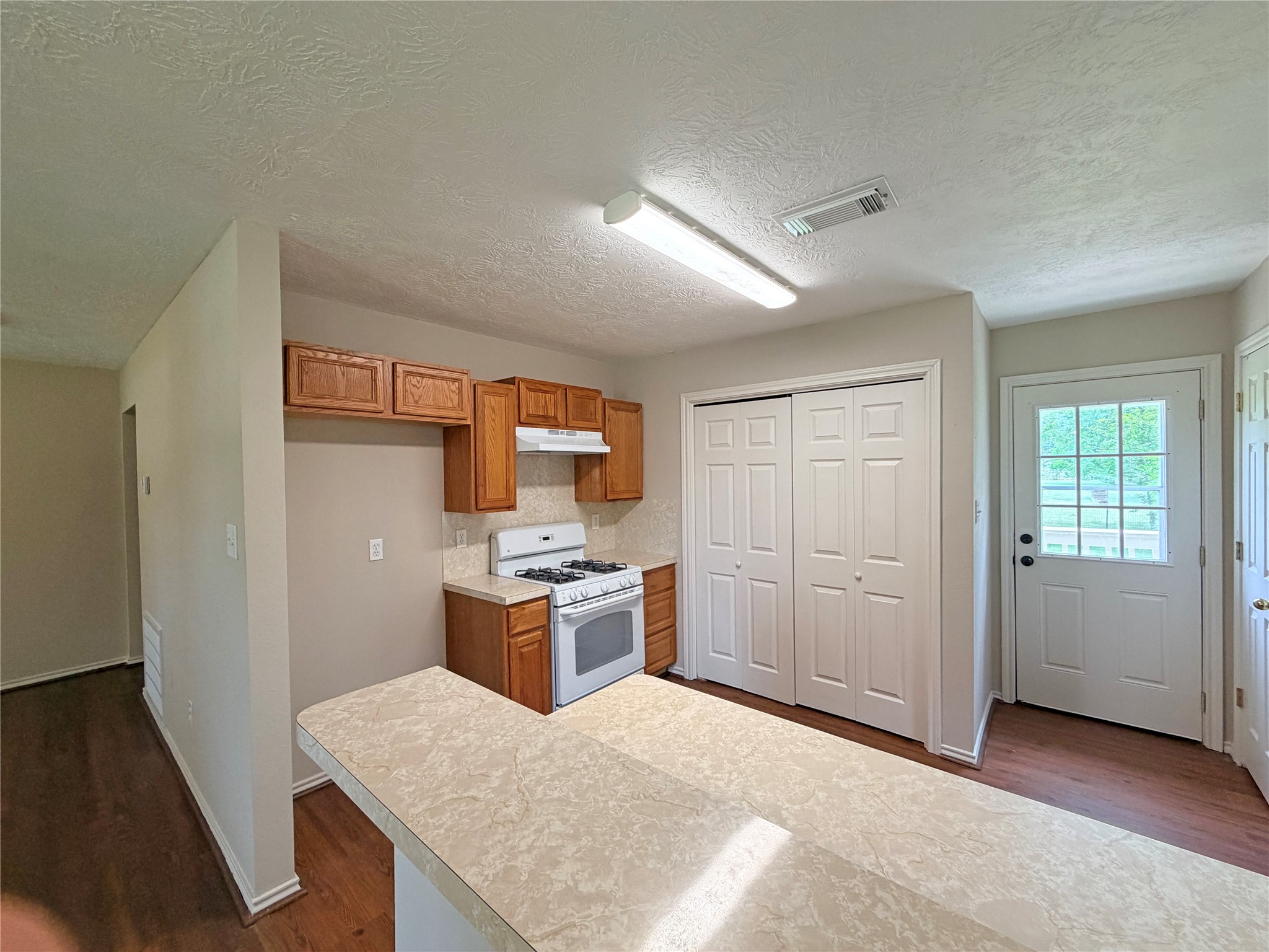 123 Robinson Road Oyster Creek, TX 77541 - Photo 6 of 16