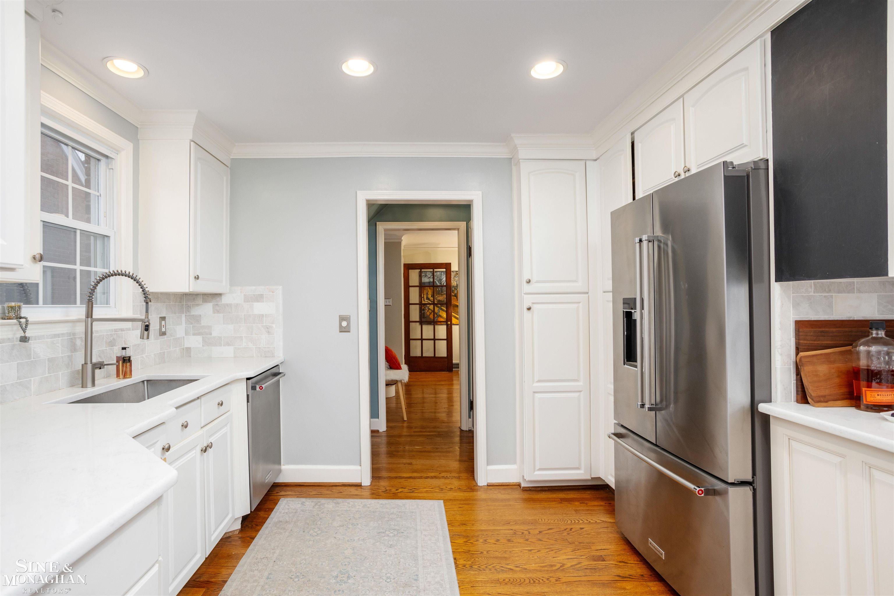 454 Cloverly Road Grosse Pointe Farms, MI 48236 - Photo 8 of 38