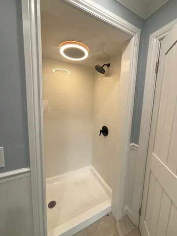 a bathroom with a tub
