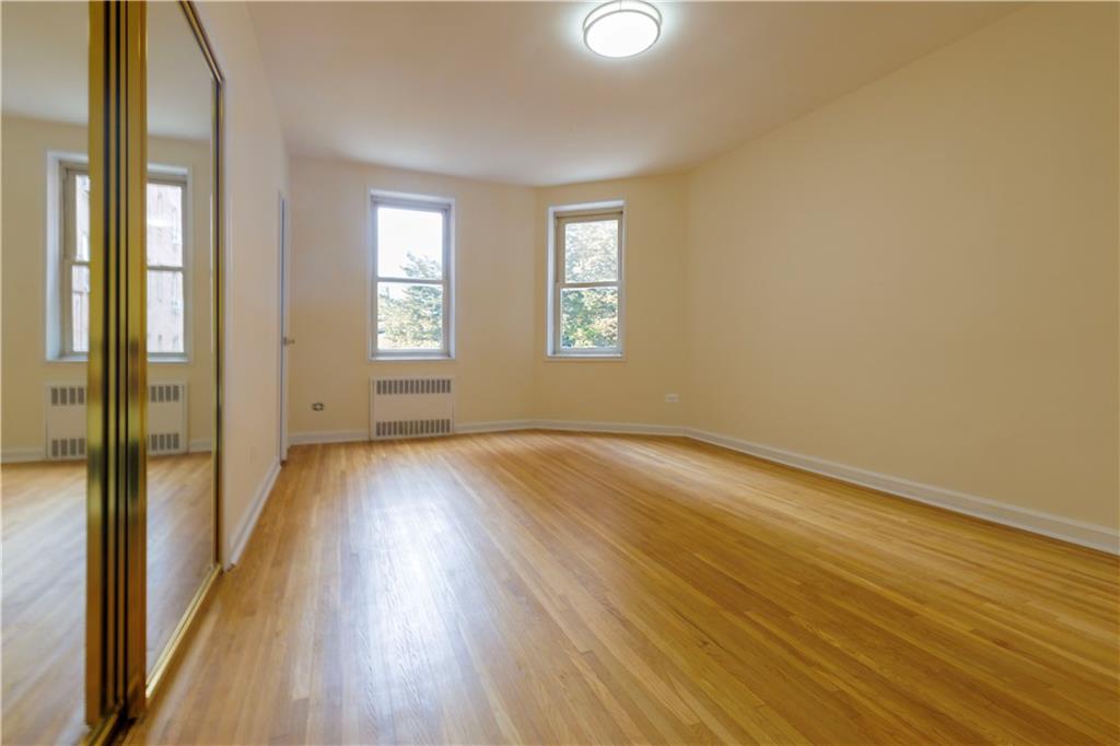9425 Shore Road, Unit 2H Brooklyn, NY 11209 - Photo 11 of 17 Royal Sized Bedroom