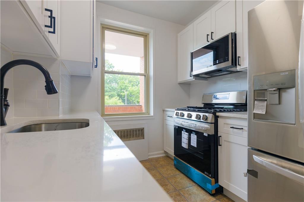 9425 Shore Road, Unit 2H Brooklyn, NY 11209 - Photo 7 of 17 Gallery Image 7