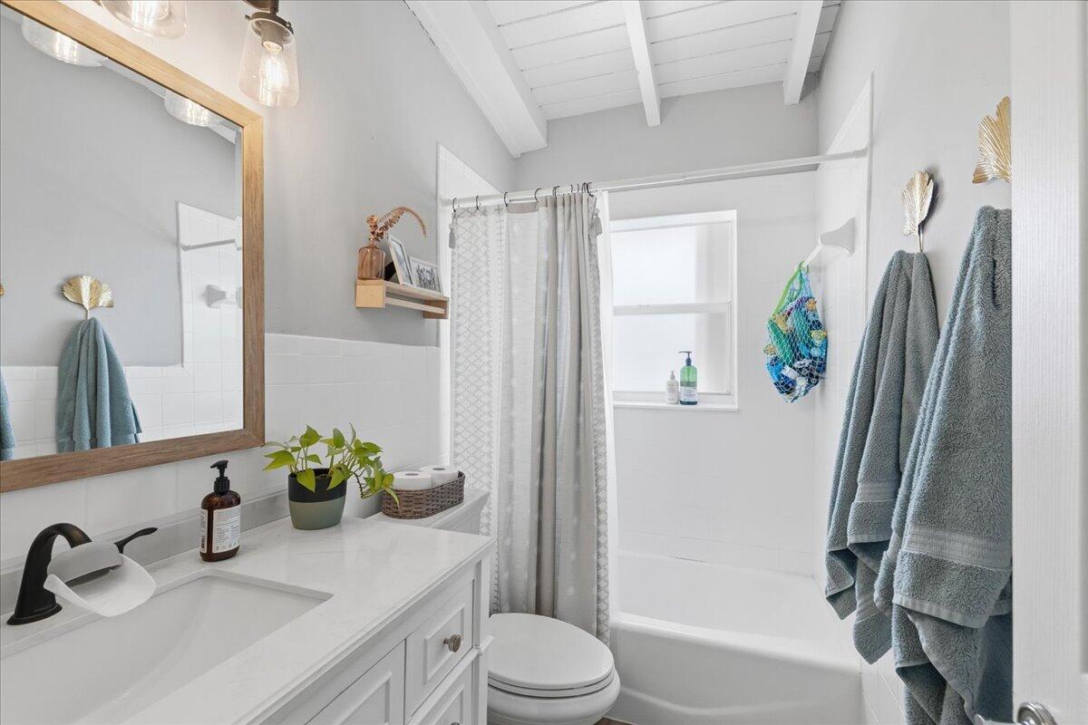 2220 Northeast 34th Court Lighthouse Point, FL 33064 - Photo 18 of 37 19-8I8A2165