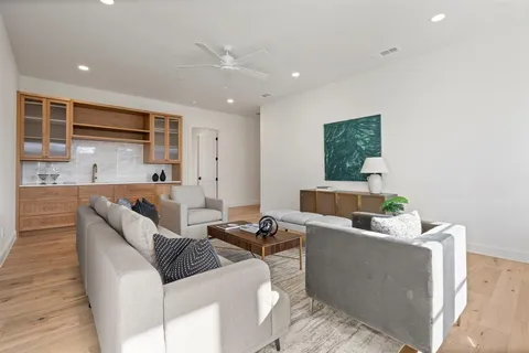 $1,995,000 | 6321 Belmont Avenue, Dallas, TX 75214