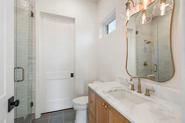 $1,995,000 | 6321 Belmont Avenue, Dallas, TX 75214