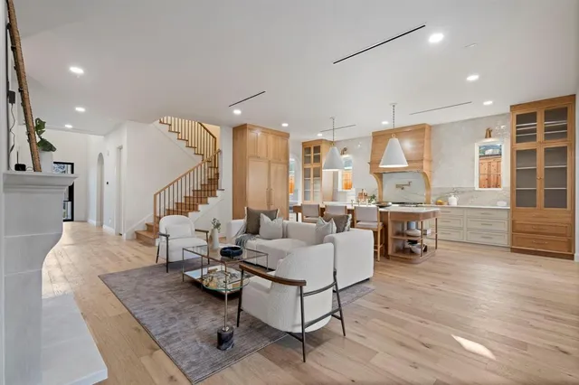 $1,995,000 | 6321 Belmont Avenue, Dallas, TX 75214