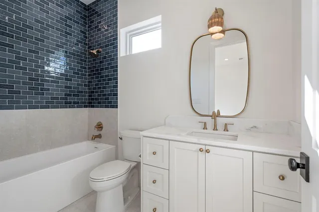 $1,995,000 | 6321 Belmont Avenue, Dallas, TX 75214