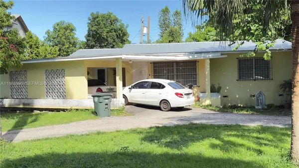 $294,900 | 549 Southeast 2nd Street, Belle Glade, FL 33430