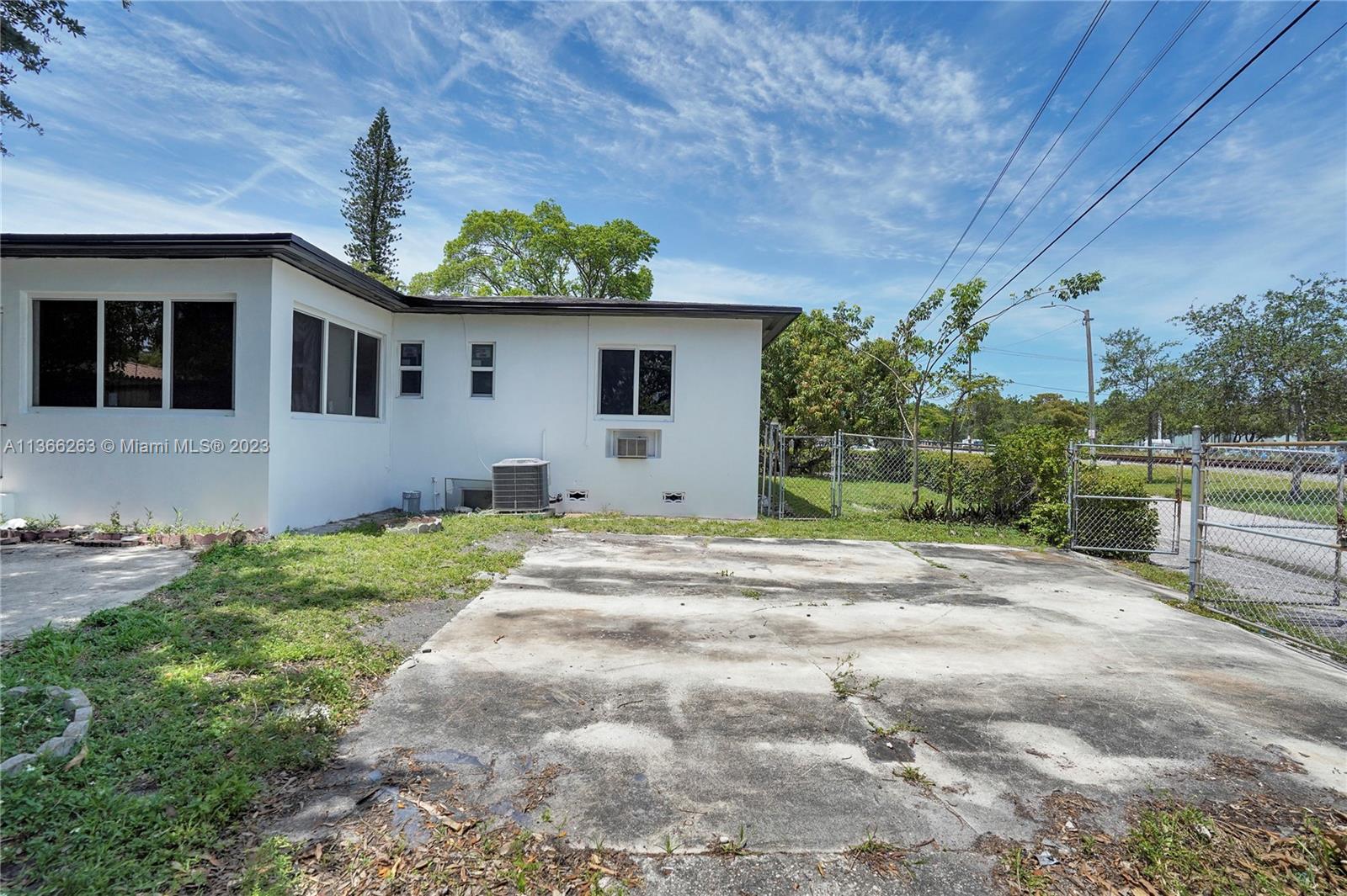 300 Northeast 48th Street Miami, FL 33137 - Photo 28 of 31 a house with a yard