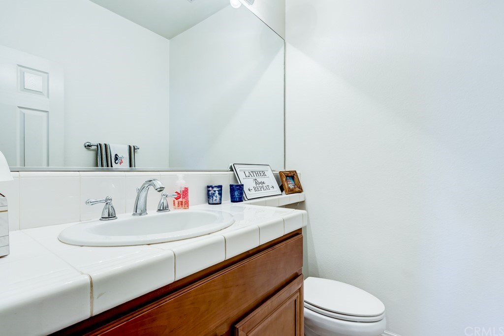 8066 Bluff View Lane Eastvale, CA 92880 - Photo 13 of 74