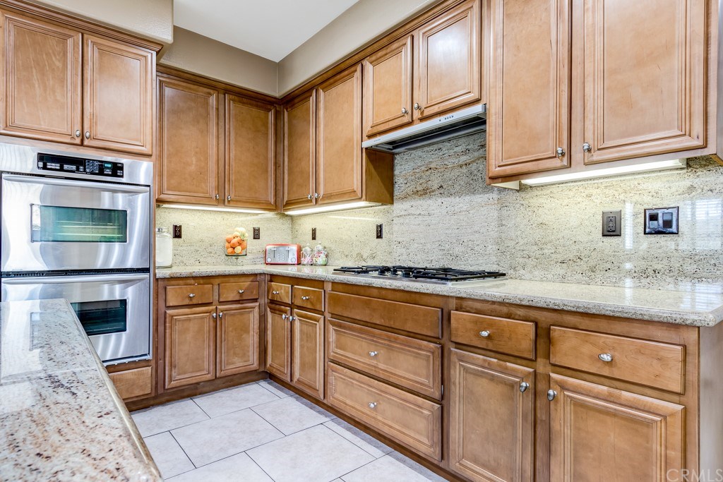 8066 Bluff View Lane Eastvale, CA 92880 - Photo 15 of 74