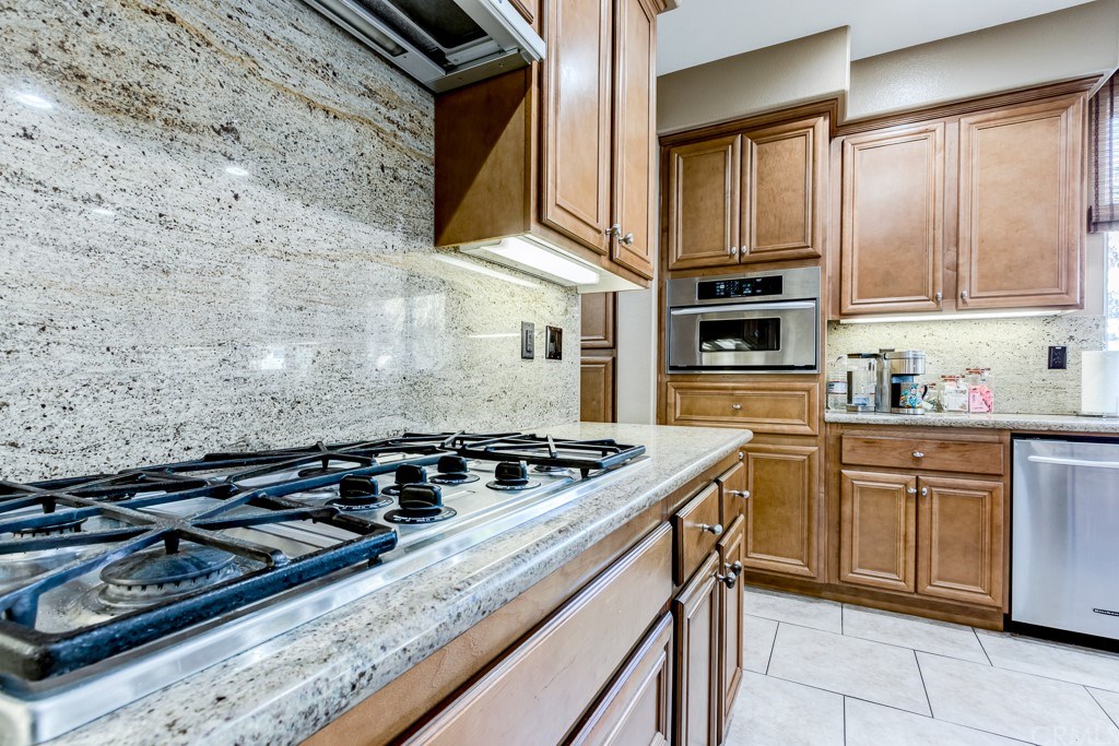 8066 Bluff View Lane Eastvale, CA 92880 - Photo 19 of 74