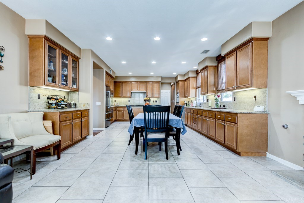 8066 Bluff View Lane Eastvale, CA 92880 - Photo 22 of 74