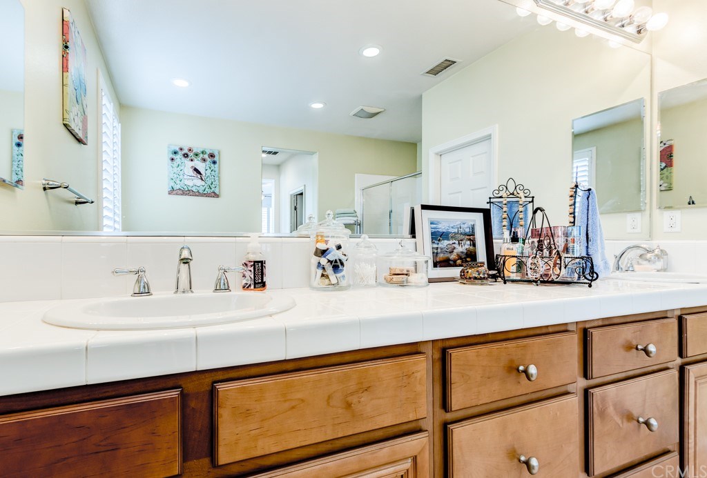 8066 Bluff View Lane Eastvale, CA 92880 - Photo 35 of 74