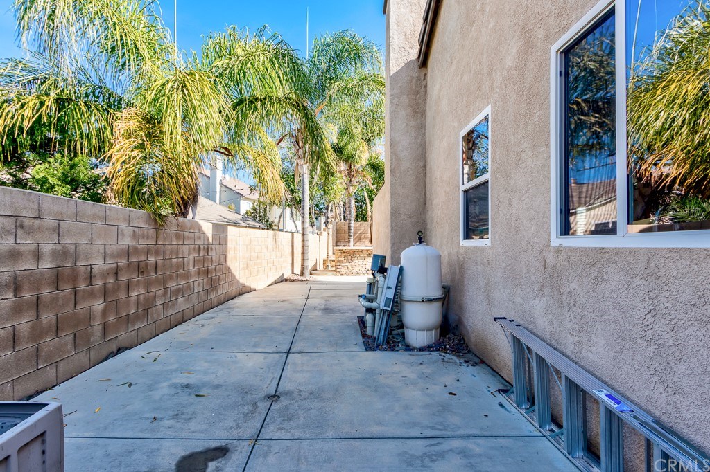 8066 Bluff View Lane Eastvale, CA 92880 - Photo 61 of 74