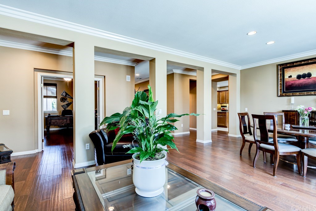 8066 Bluff View Lane Eastvale, CA 92880 - Photo 9 of 74