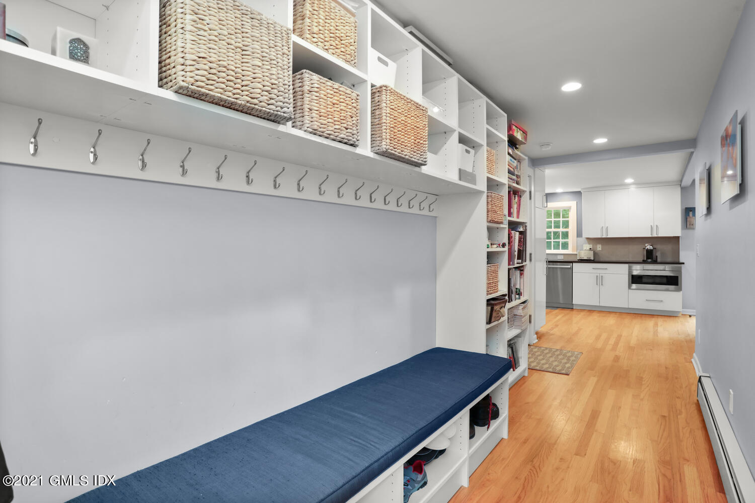 25 Summit Road Riverside, CT 06878 - Photo 16 of 40 25 Summit Rd Greenwich CT-large-027-026-