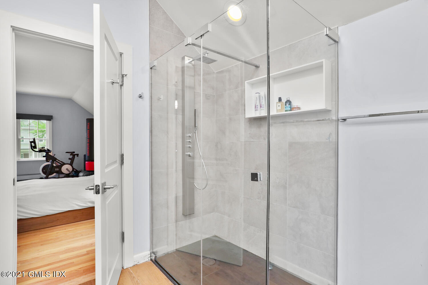 25 Summit Road Riverside, CT 06878 - Photo 22 of 40 25 Summit Rd Greenwich CT-large-009-008-