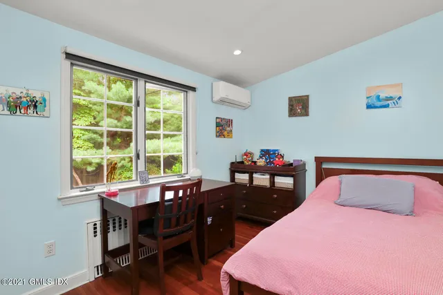 $2,499,000 | 25 Summit Road, Riverside, CT 06878