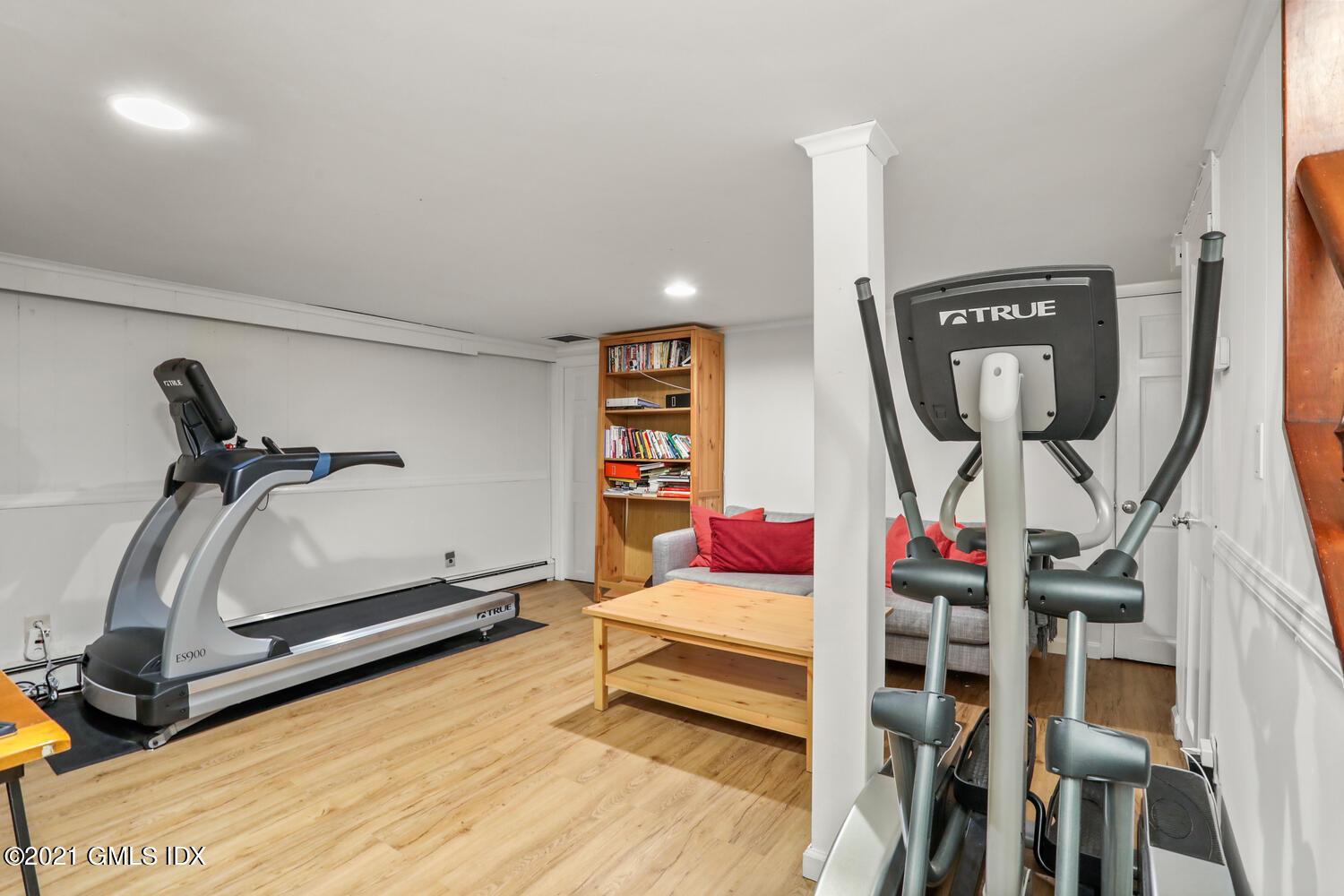 25 Summit Road Riverside, CT 06878 - Photo 32 of 40 25 Summit Rd Greenwich CT-large-035-035-