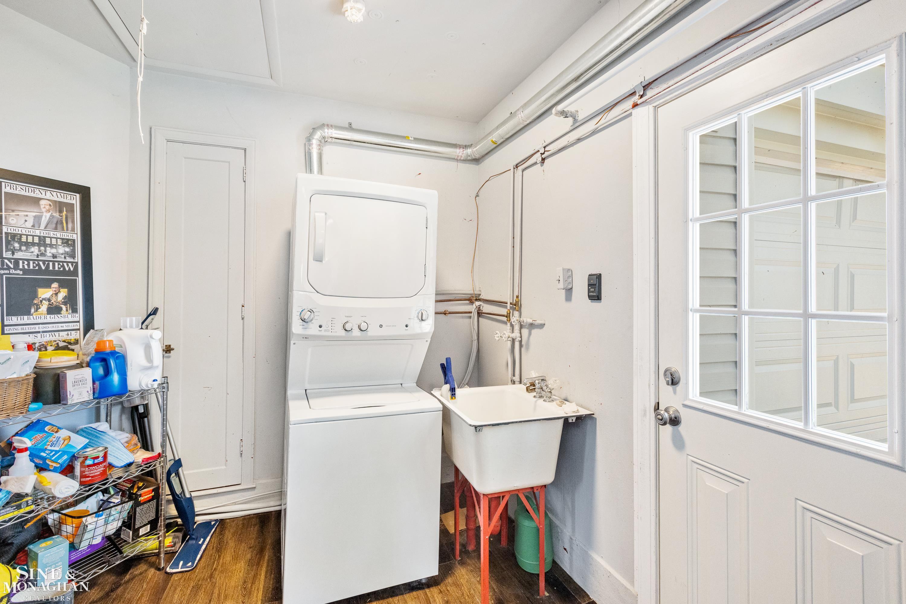 1253 Roslyn Road Grosse Pointe Woods, MI 48236 - Photo 22 of 34