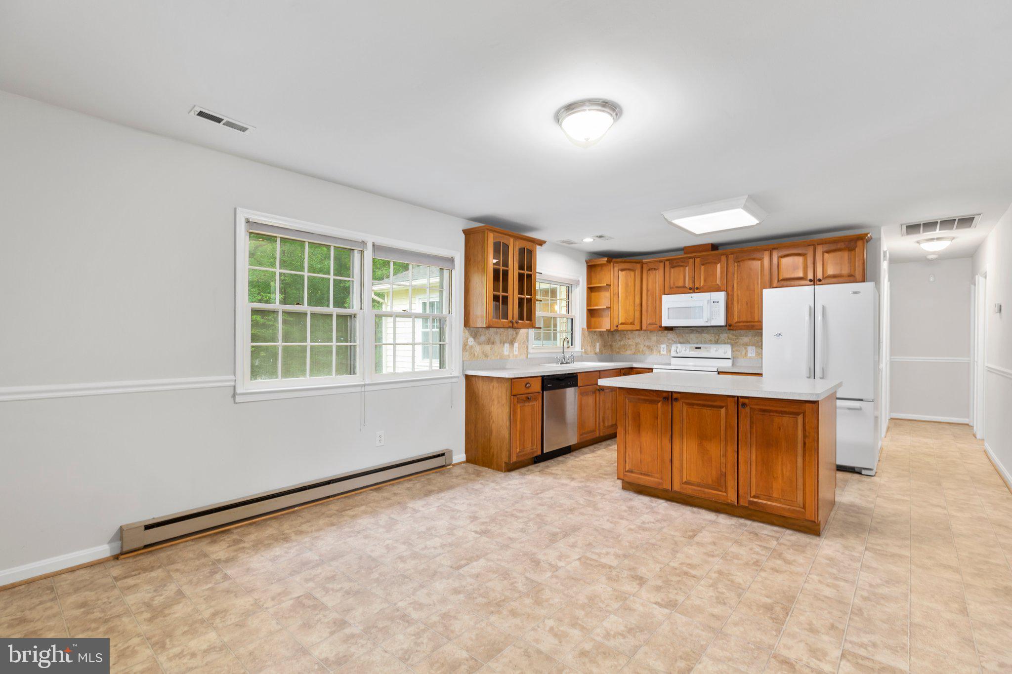 67 Holly Corner Road Fredericksburg, VA 22406 - Photo 7 of 34 The spacious kitchen/dining room