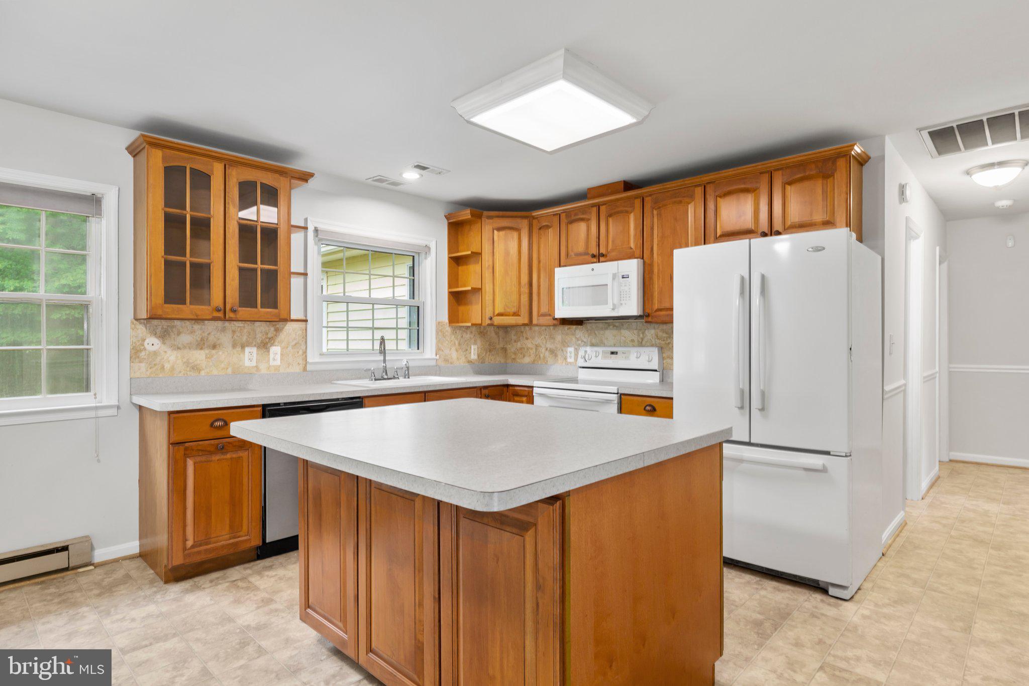 67 Holly Corner Road Fredericksburg, VA 22406 - Photo 8 of 34 Large center island w/seating & great prep space