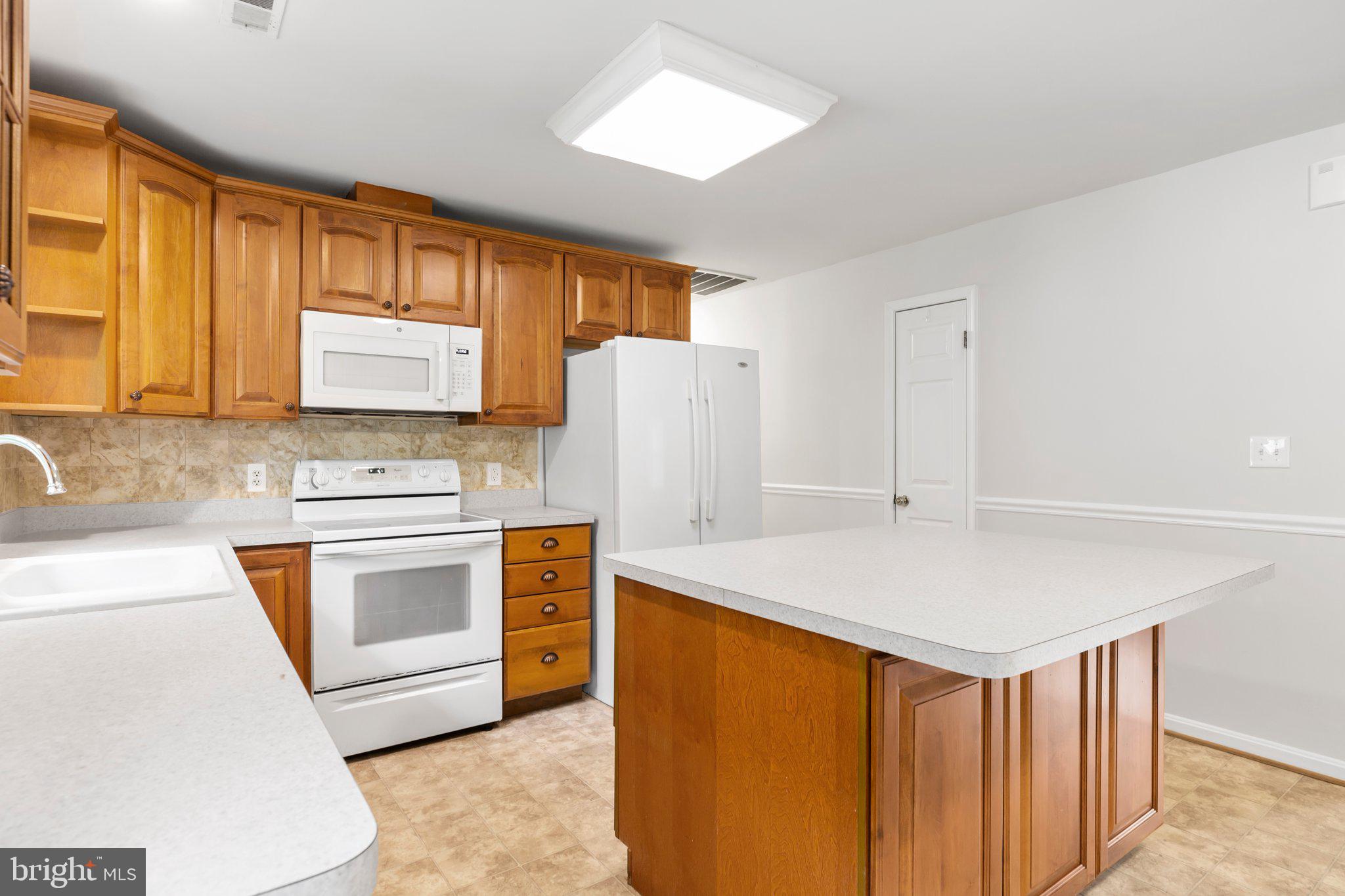 67 Holly Corner Road Fredericksburg, VA 22406 - Photo 9 of 34 Updated cabinetry