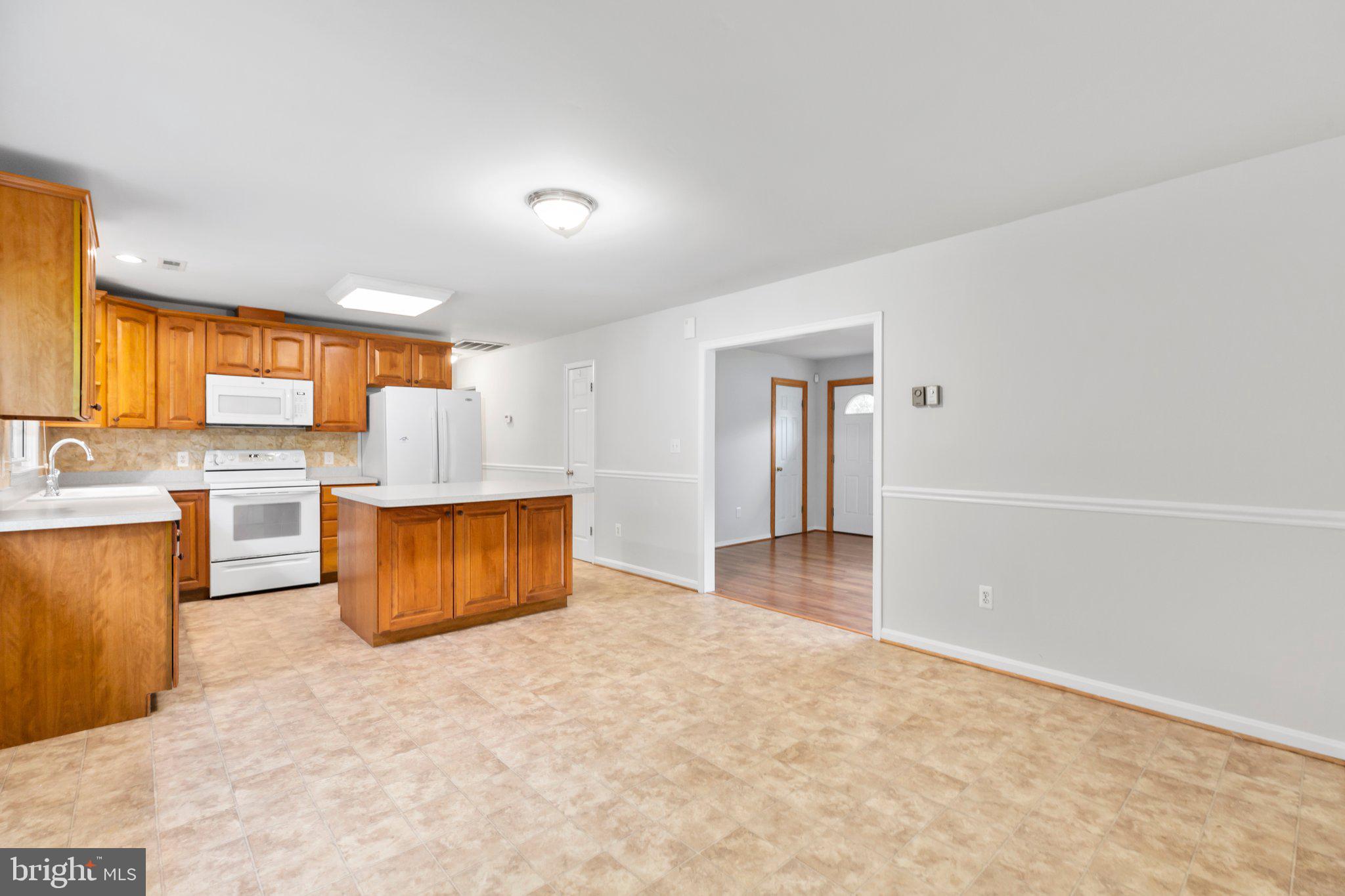 67 Holly Corner Road Fredericksburg, VA 22406 - Photo 10 of 34 Enjoy the openness while cooking