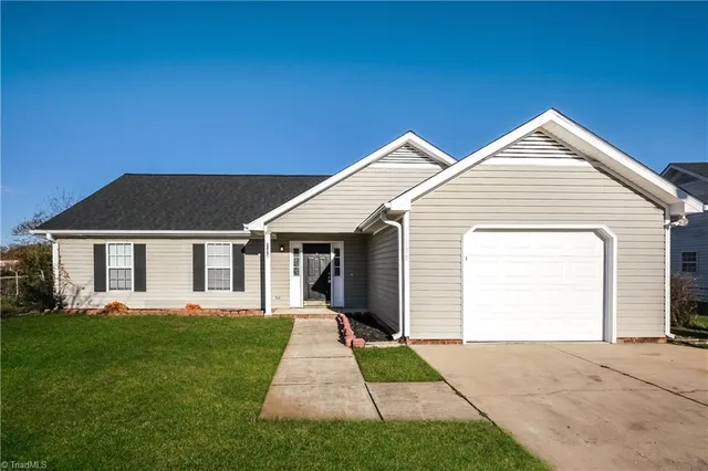 $1,685 | 3208 Presley Way, Greensboro, NC 27405