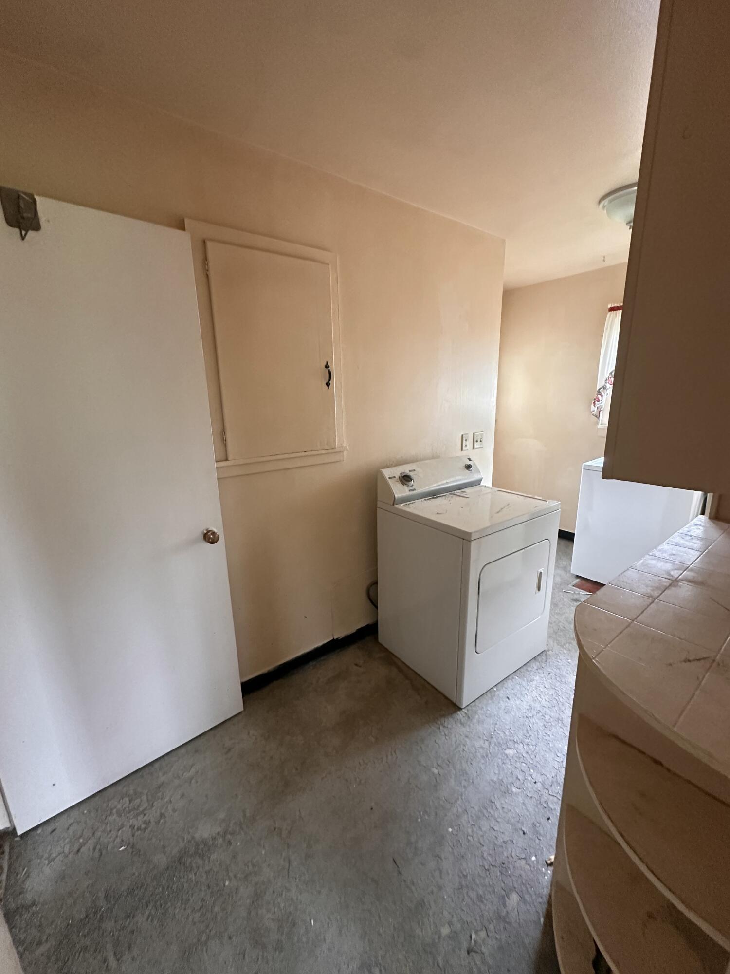 345 Douglas Street Rio Dell, CA 95562 - Photo 7 of 22
