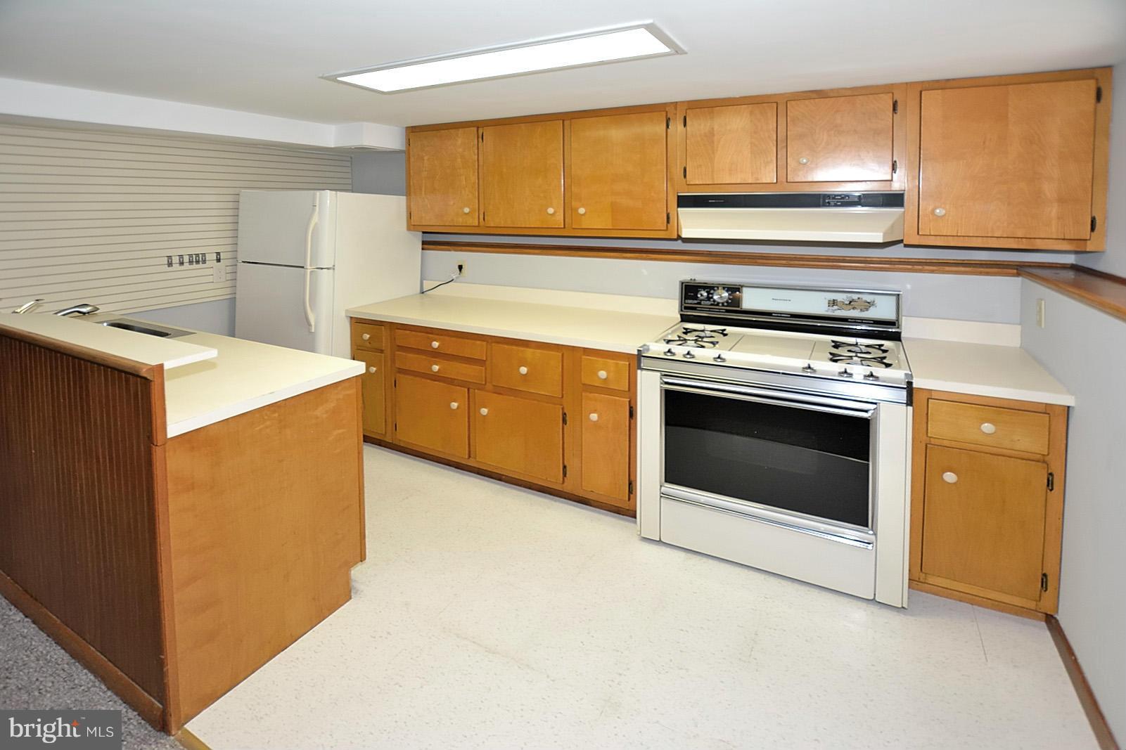 3222 Blueford Road Kensington, MD 20895 - Photo 19 of 21 Kitchenette