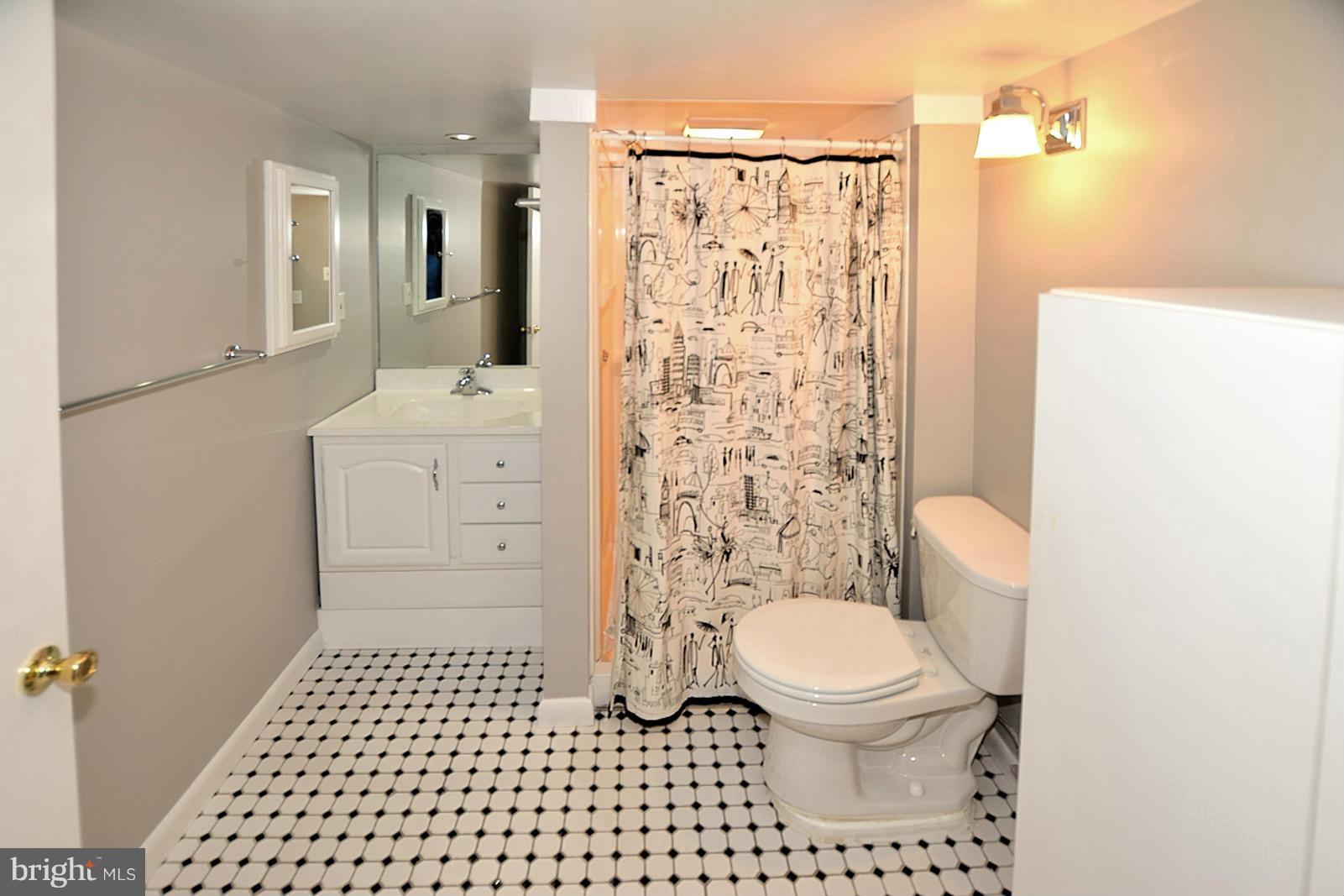 3222 Blueford Road Kensington, MD 20895 - Photo 20 of 21 Full Bath