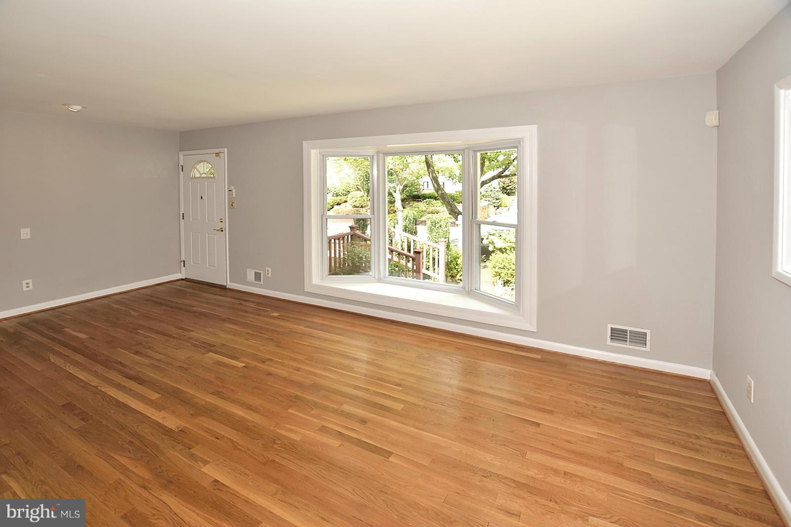 3222 Blueford Road Kensington, MD 20895 - Photo 3 of 21 Living Room