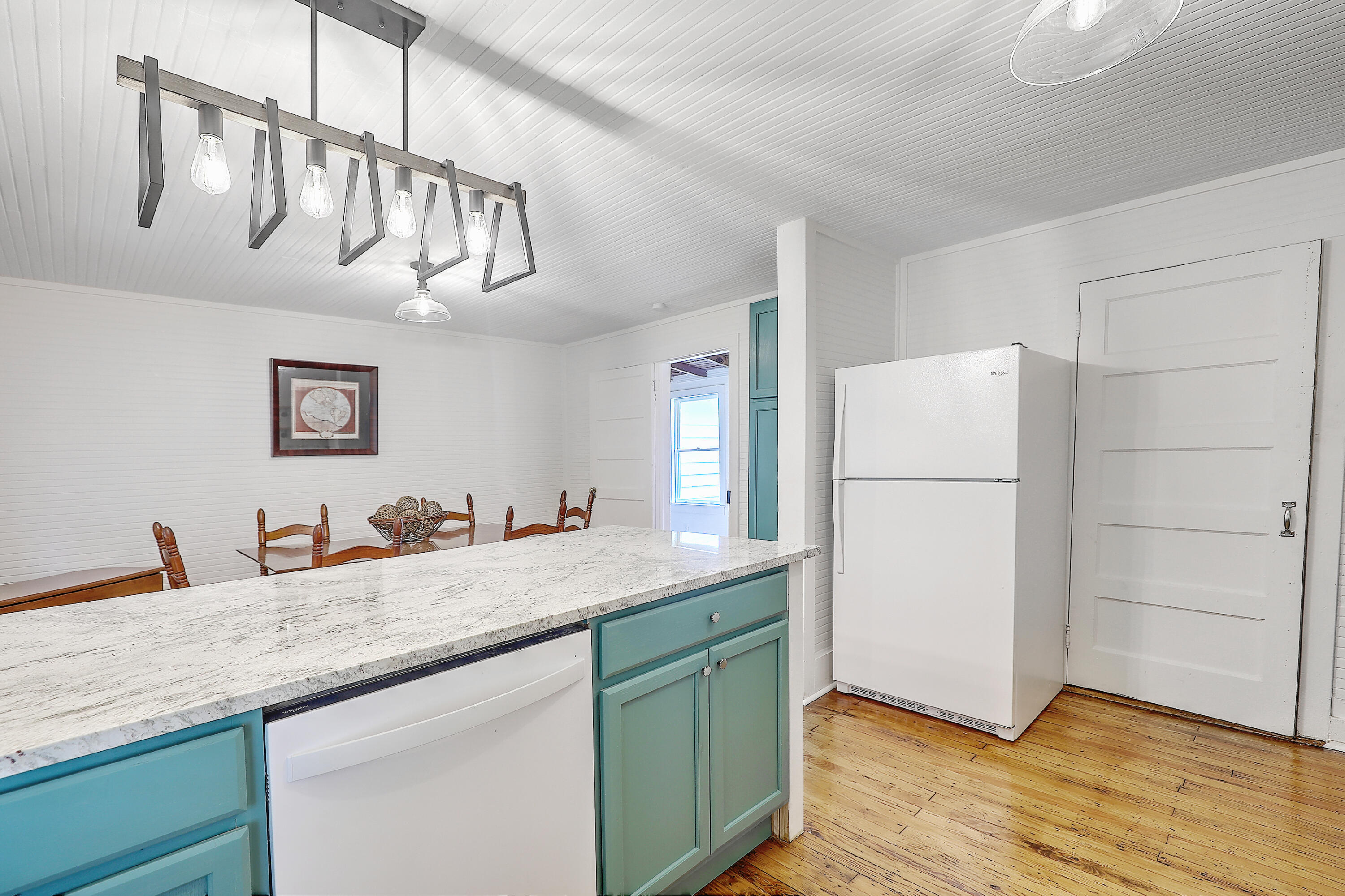 292 Greyback Road Summerville, SC 29483 - Photo 14 of 26 Kitchen