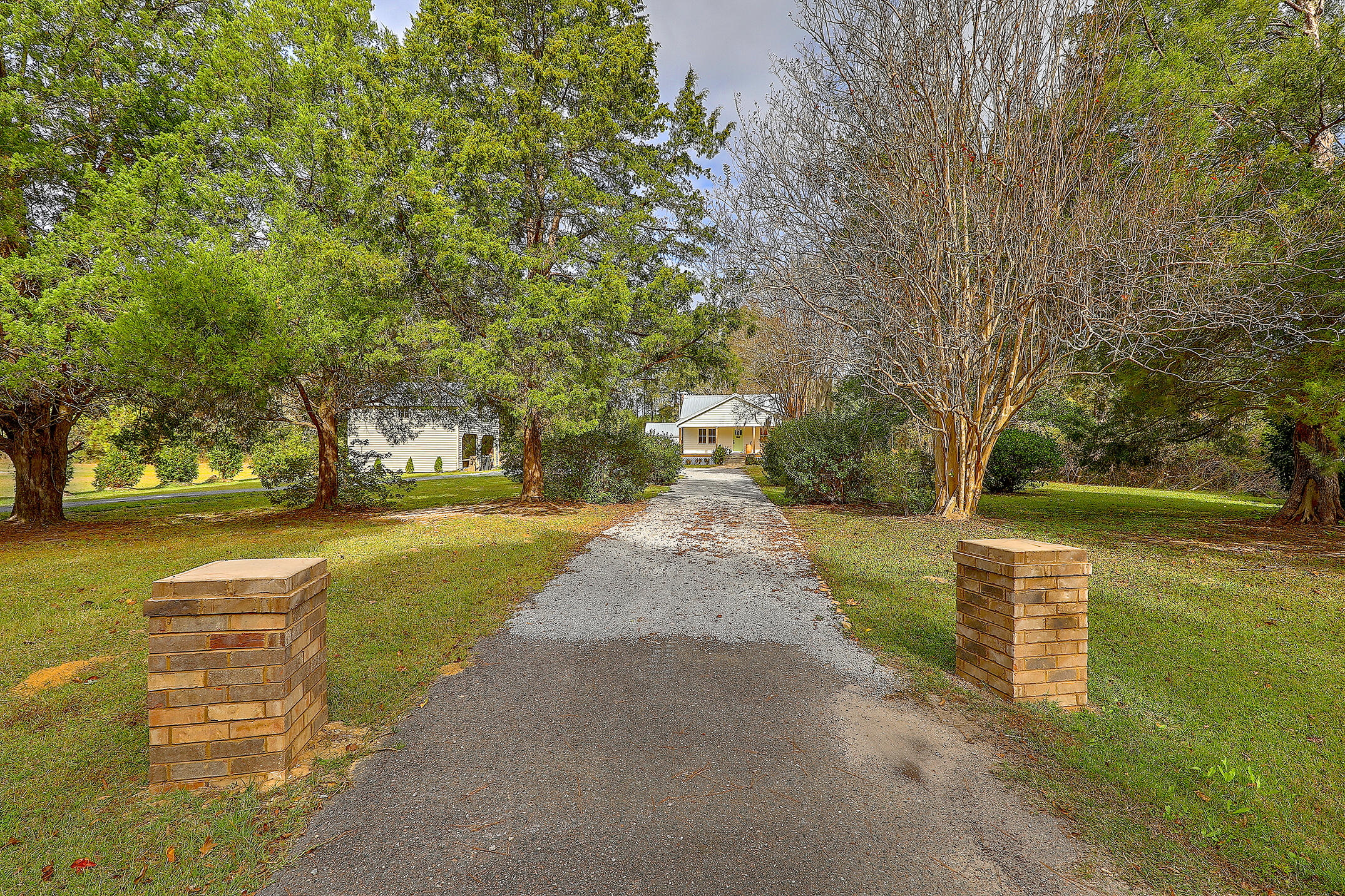 292 Greyback Road Summerville, SC 29483 - Photo 4 of 26 292 Greyback Entrance